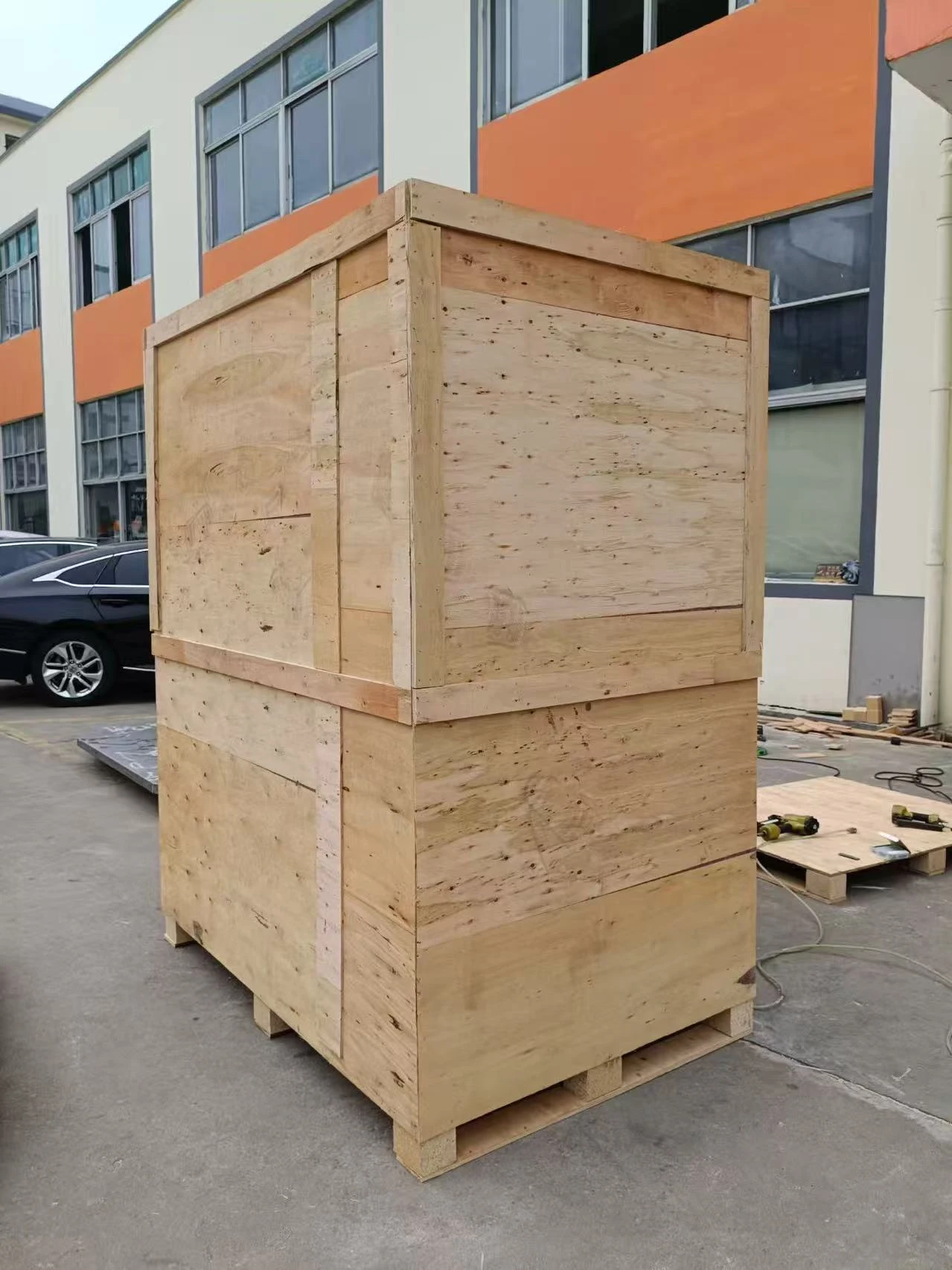 Caisse en bois fermée pour emballage export