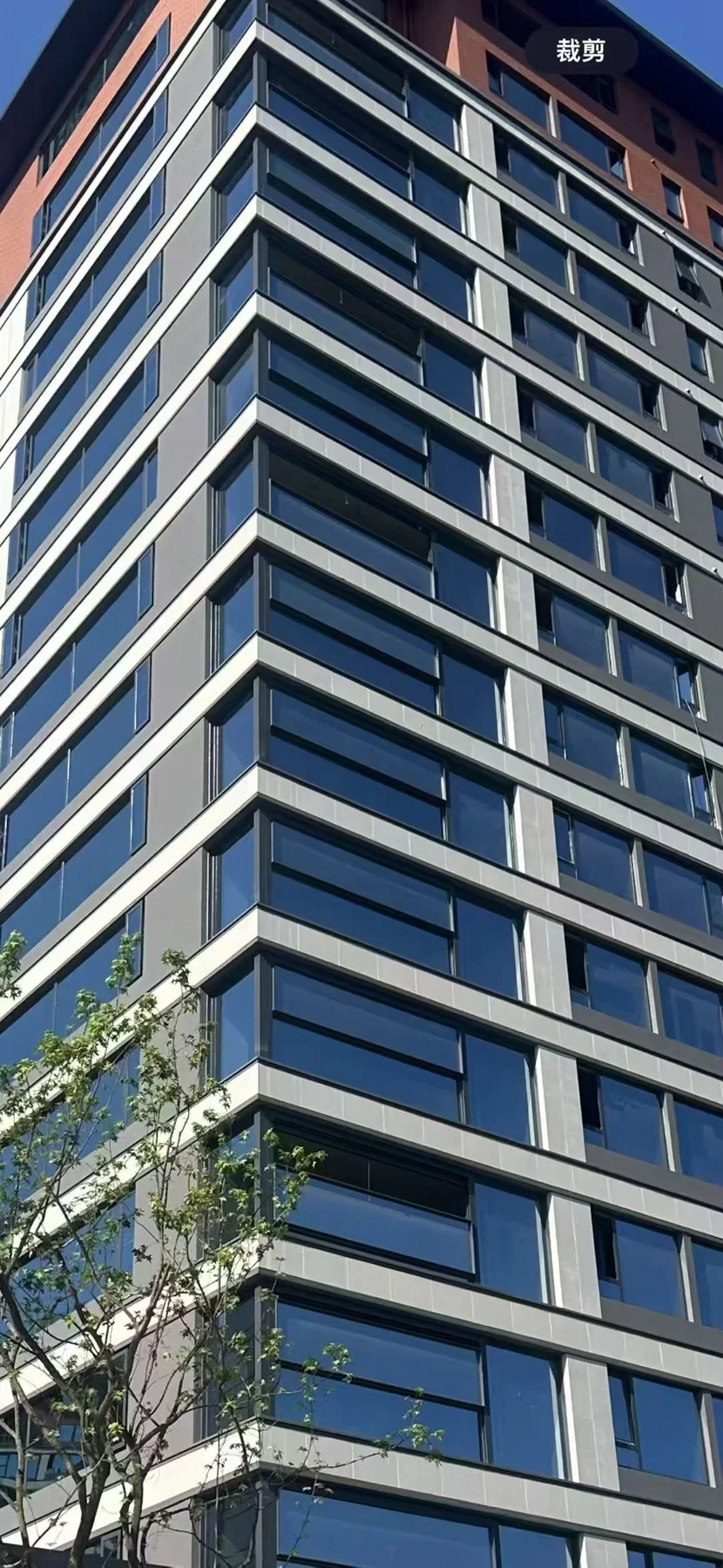 Large glazing on a residential building